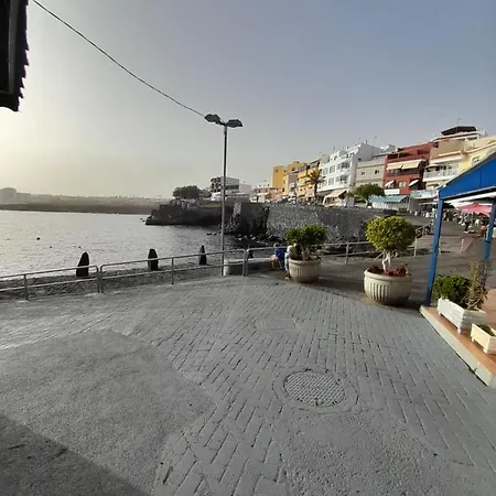 Apartamento Ocean Escape Abrigos Front Sea Fast Wifi Near Airport Los Abrigos